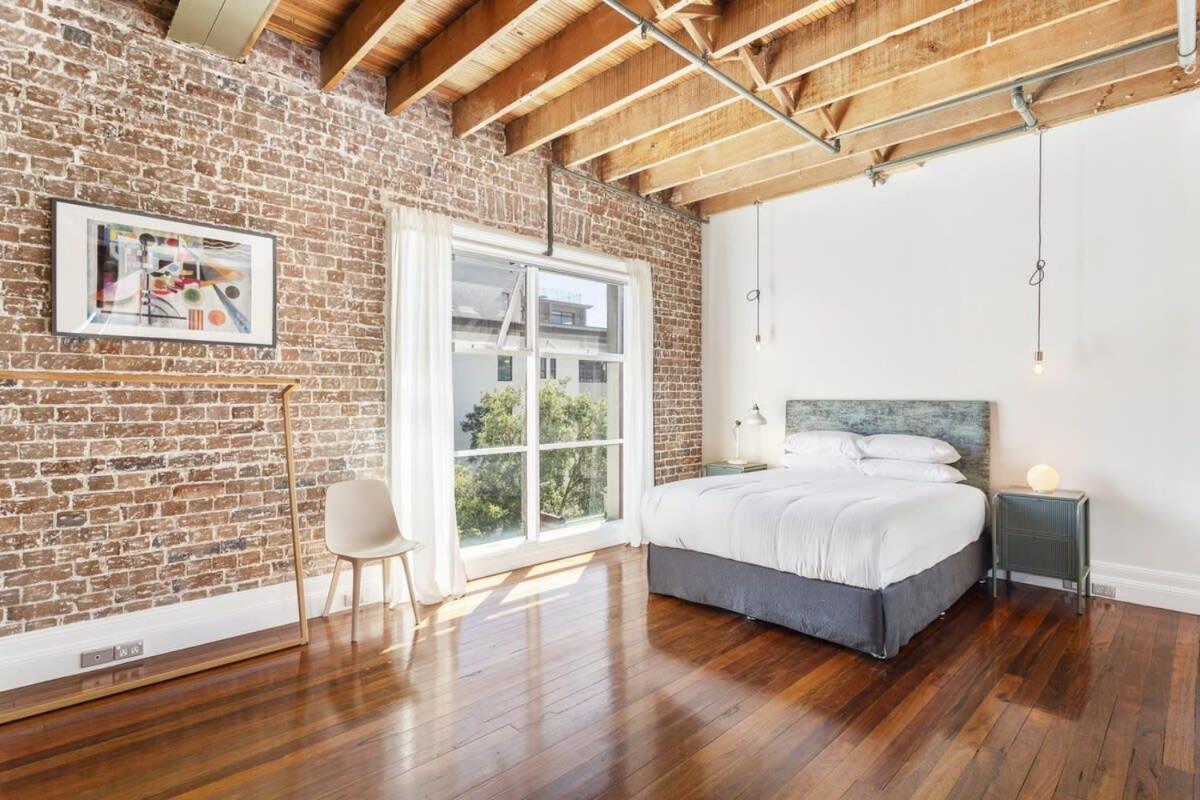 New York-style Loft In Cbd With Views Apartment Sydney