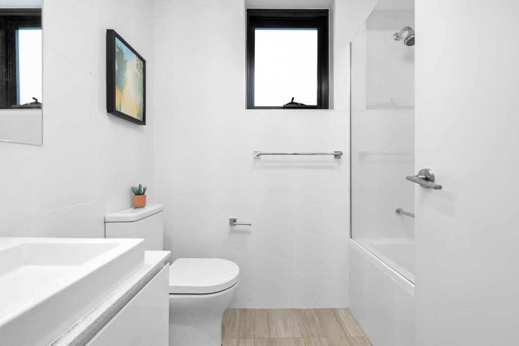Apartment New Modern 2br 2baths In Homebush Sleeps 6