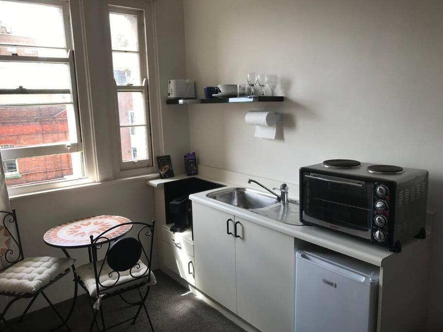 Taylor Square, Bourke St, Surry Hills, Darlinghurst * Sydney