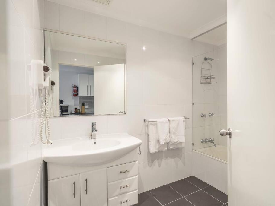 New! Ideal 1br Beachside With Pool