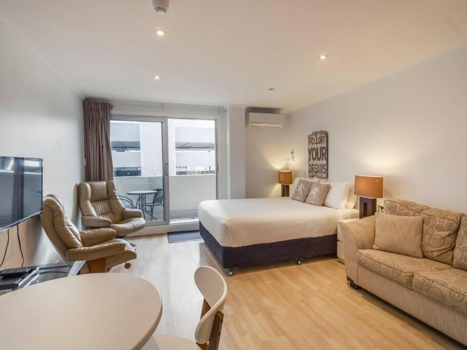 New! Ideal 1br Beachside With Pool Apartment *