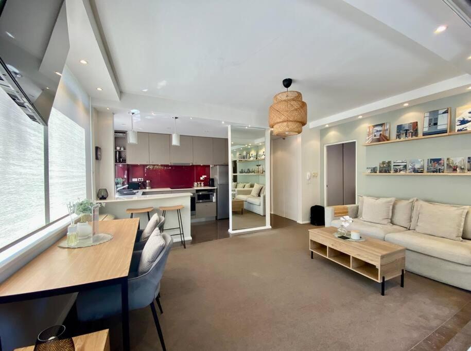 Beautiful 1 Bedroom Unit 1 Block From Coogee Sydney