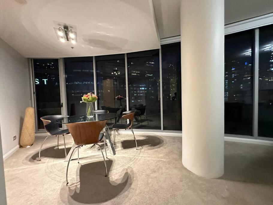 Cozy 2 Bedroom Darling Harbour
