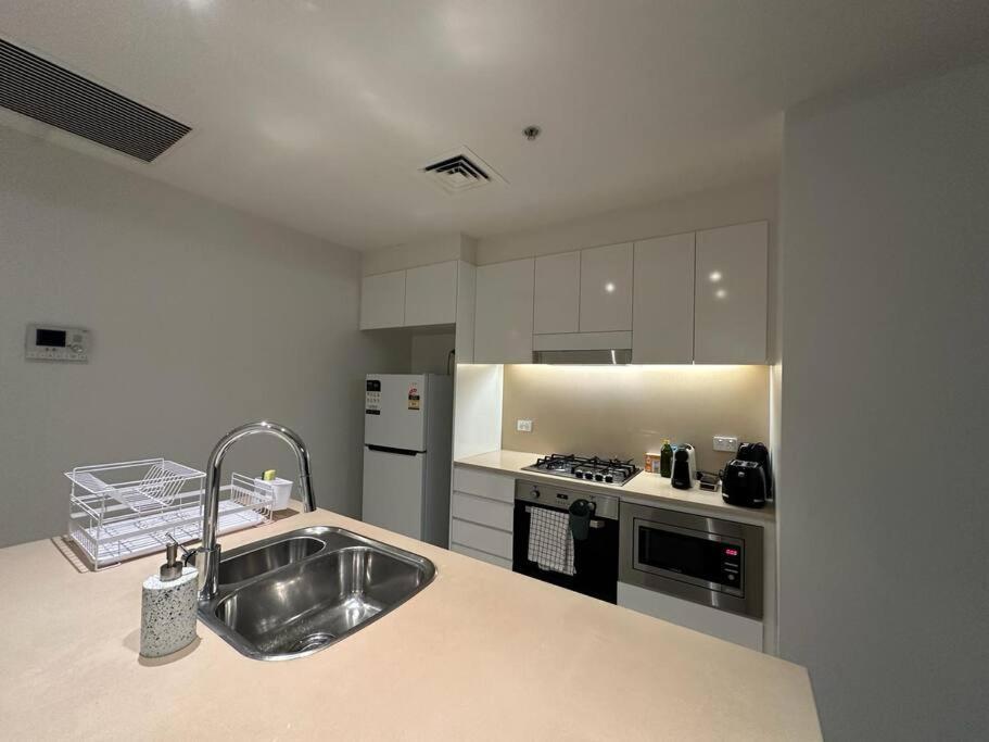 Cozy 2 Bedroom Darling Harbour Apartment
