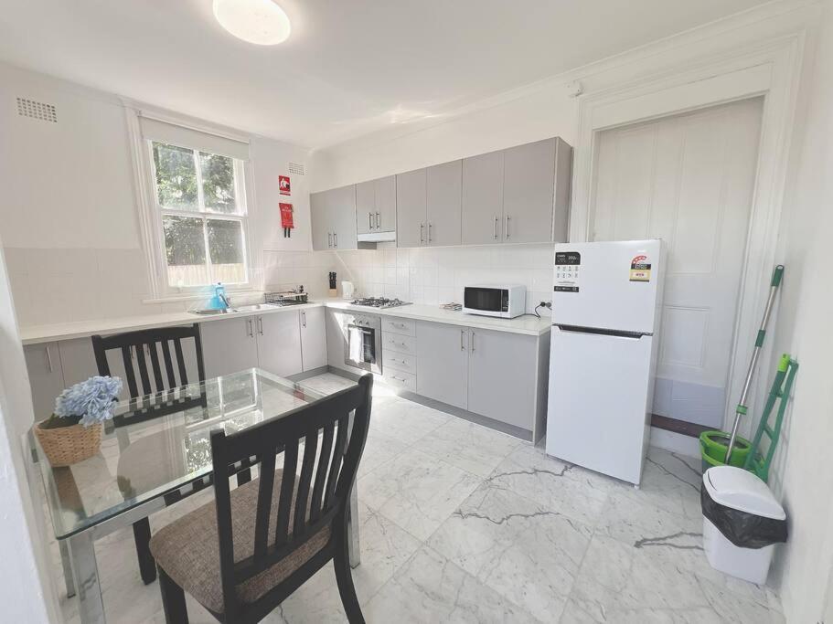One Bedroom Loft Close To Ashfield Station Sydney
