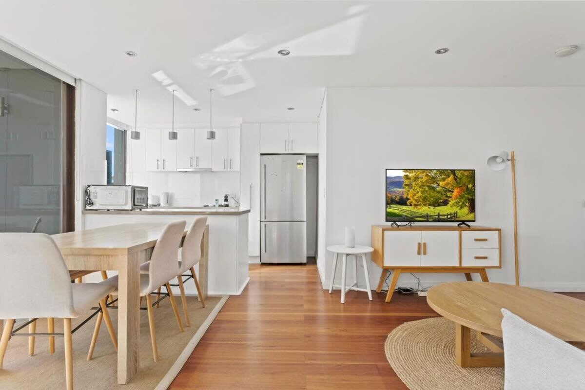 Prime Location 2-bed With Parking