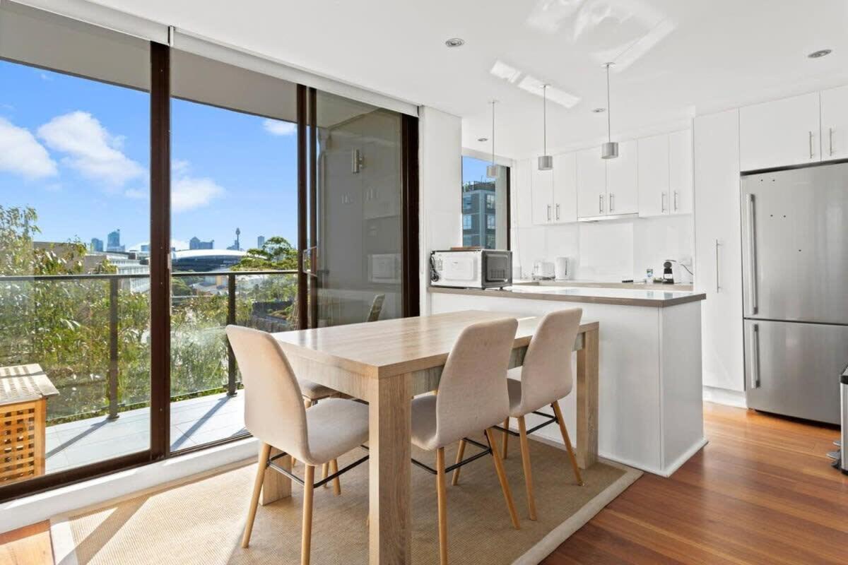 Prime Location 2-bed With Parking Sidney