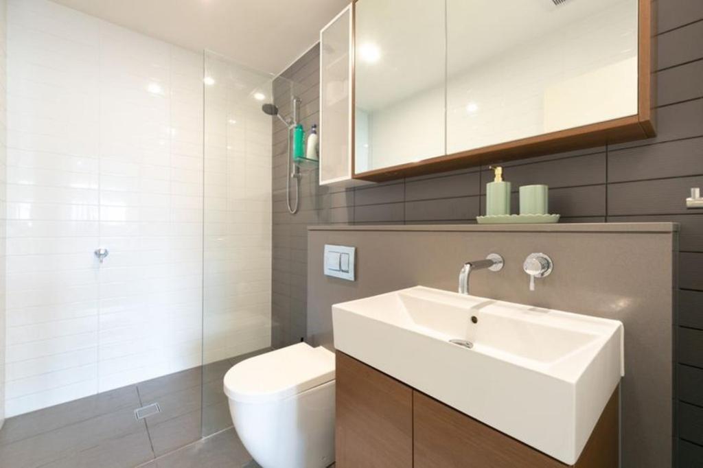 Waterview 2 Bedder, Very Quiet! Near Olympic Park * Sydney