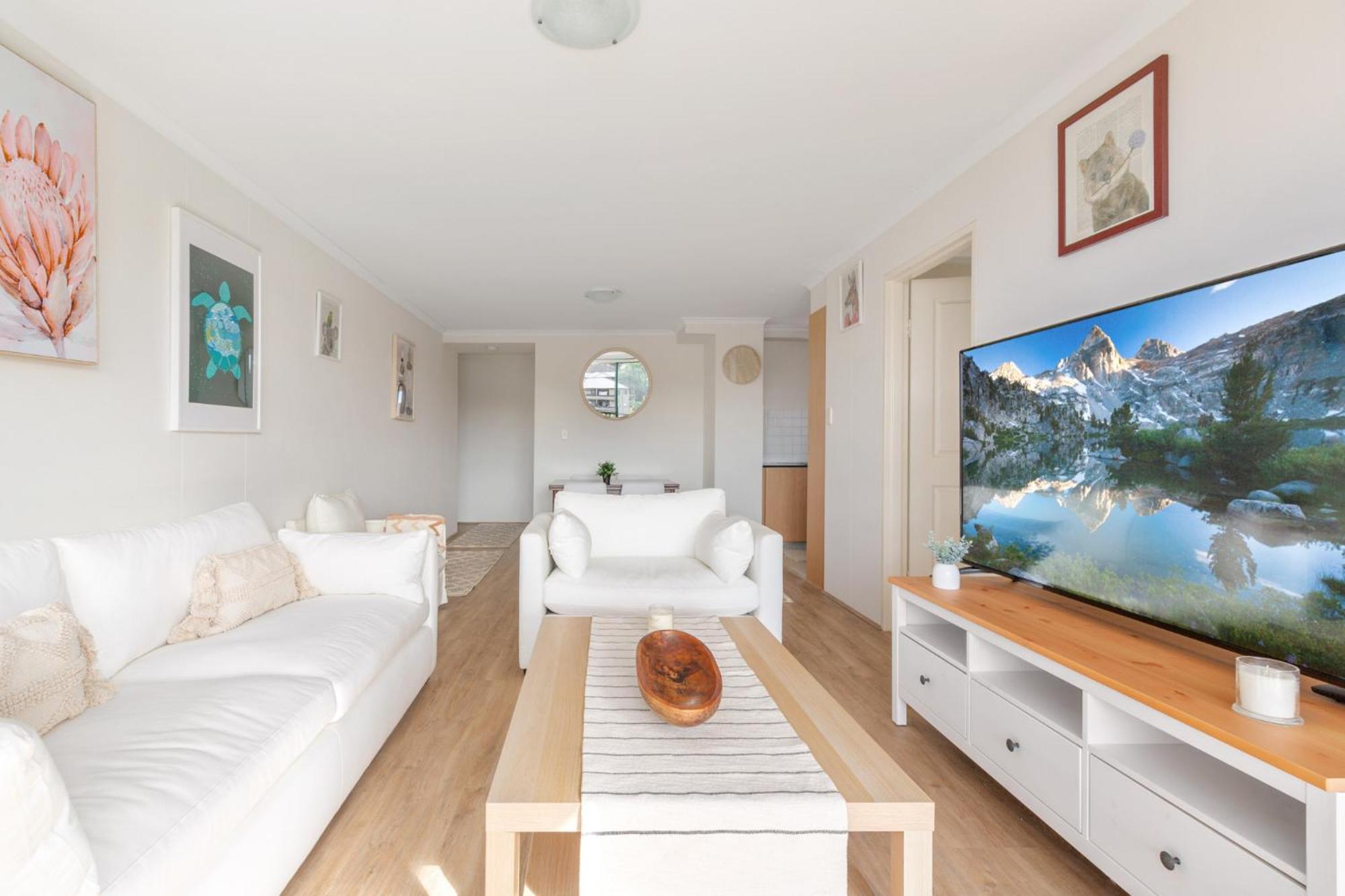 Apartment Spacious 3-bed With Alfresco Dining By Amenities Sydney