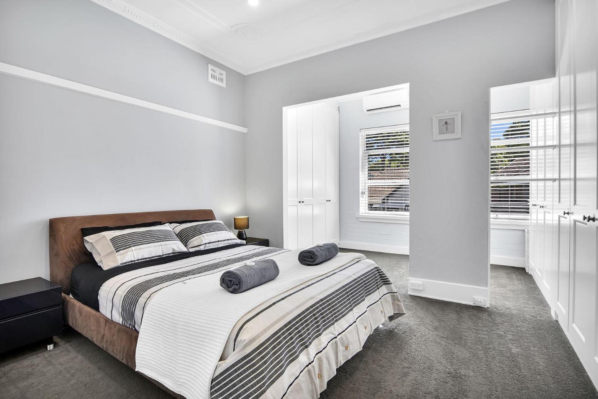 Stylish, Sunny & Spacious 2 Bedroom Apartment, Mosman Apartamento Sidney