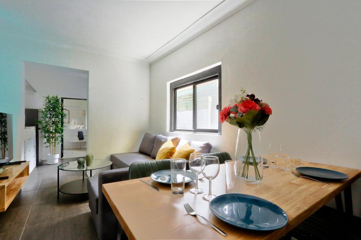 Affordable 2 Bedroom House Surry Hills 2 E-bikes Included Sydney