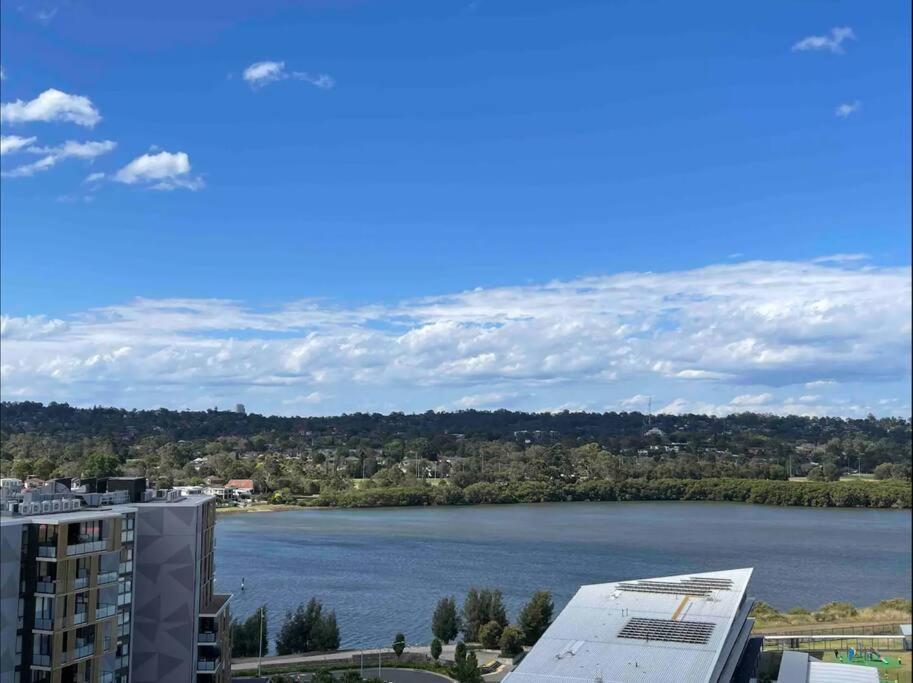 Fascinating Waterview 2 Bedrooms * Sydney