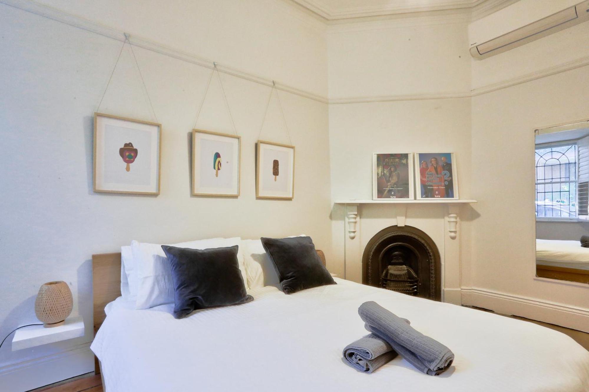 Holiday home 2 Bedroom House Situated At The Centre Of Surry Hills 2 E-bikes Included Sydney