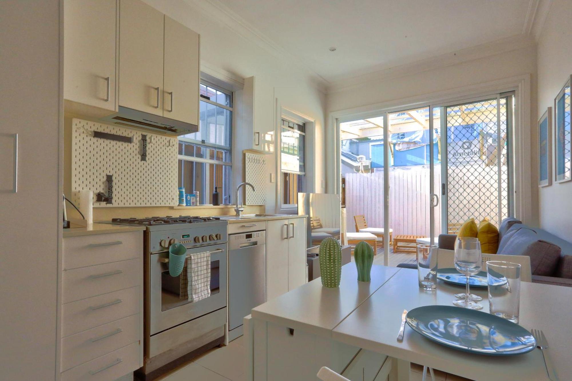 2 Bedroom House Situated At The Centre Of Surry Hills 2 E-bikes Included Holiday home