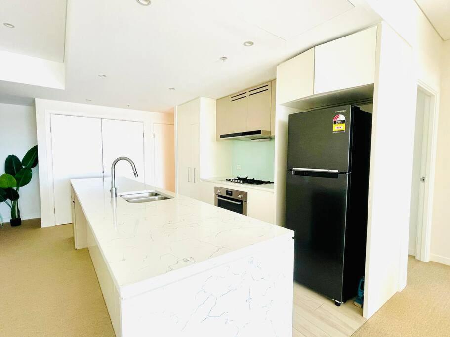 Fascinating Waterview 2 Bedrooms Apartment *