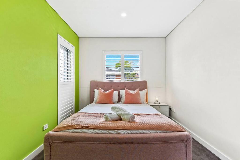 Holiday home Convenient 4br With Private Pool Close To Airport