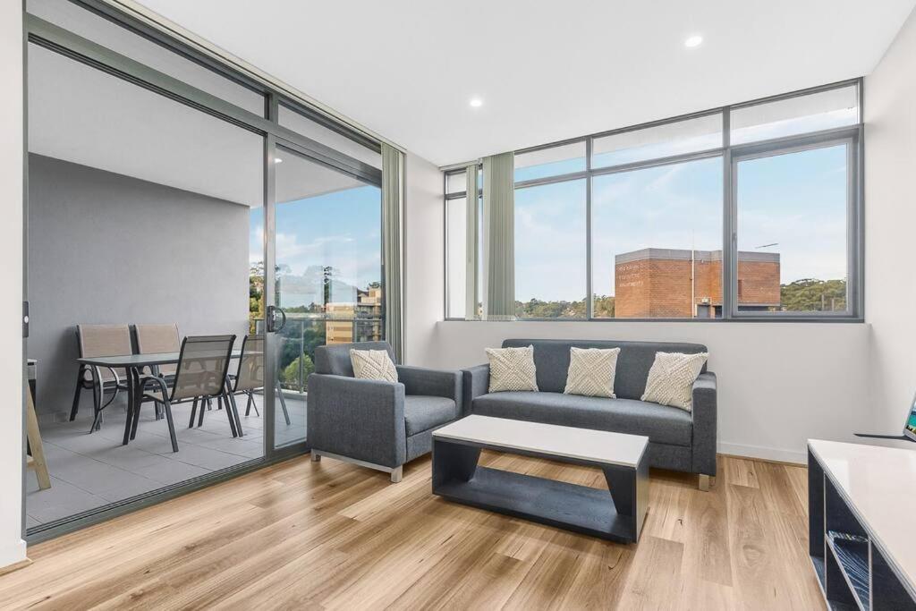 Two Bedroom Private In Lane Cove With Parking Apartment
