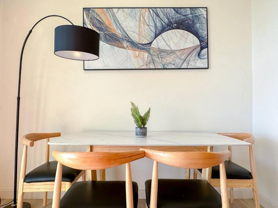 Apartment Living Made Easy : 1 Bed In Ashfield Heart Sydney
