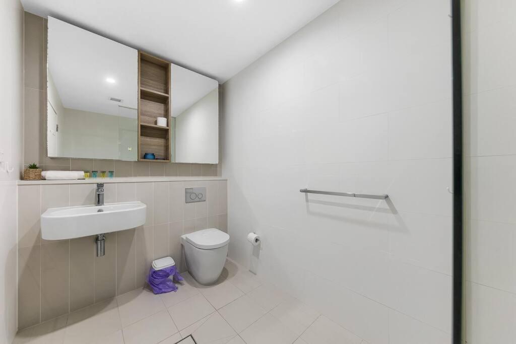 Apartment Two Bedroom Private In Lane Cove With Parking Sydney