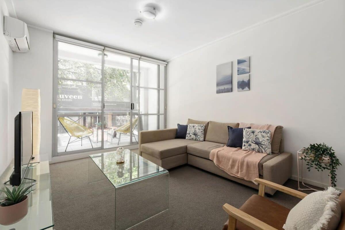 A Modern & Cozy Next To Darling Harbour