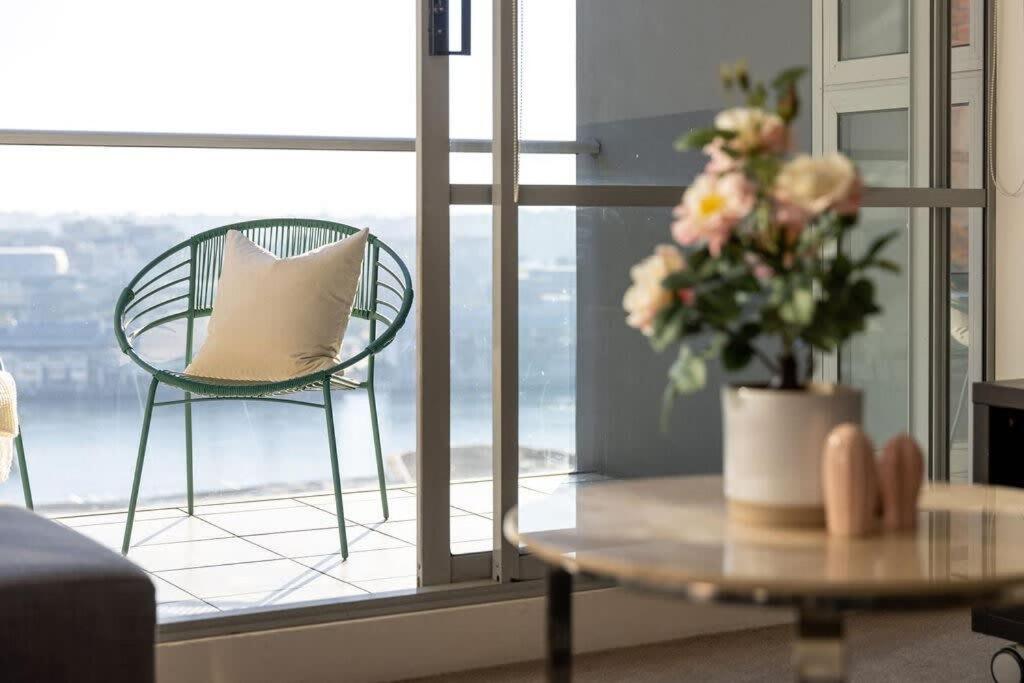 A Comfy 2br Amazing View Of Darling Harbour Apartment Sydney