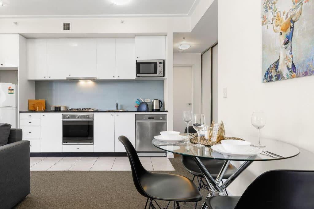 Apartment A Modern Views Next To Darling Harbour *