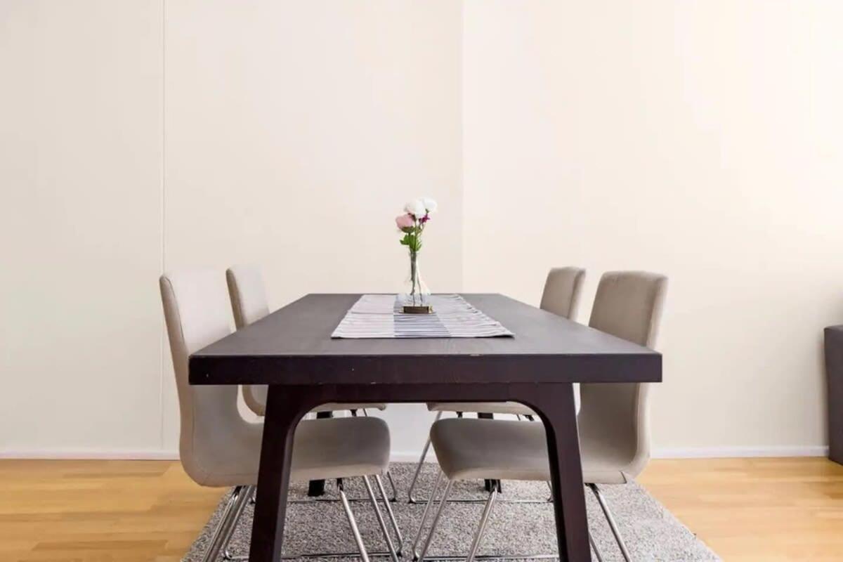 A Stylish & Cozy Next To Darling Harbour Apartment