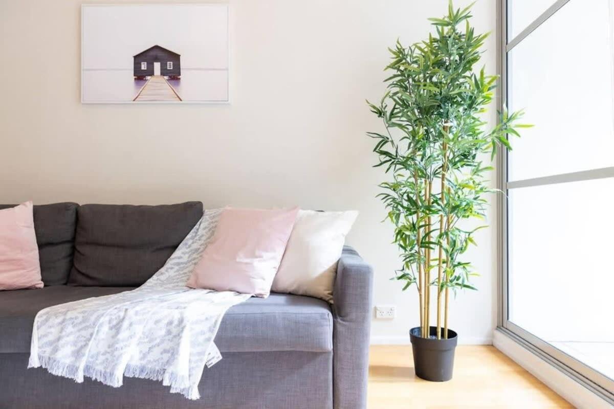 A Stylish & Cozy Next To Darling Harbour *