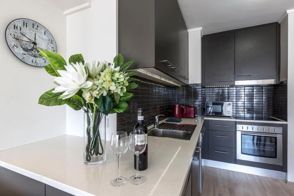 Apartment Couple's Gateway In Sunny Elizabeth Bay Sydney
