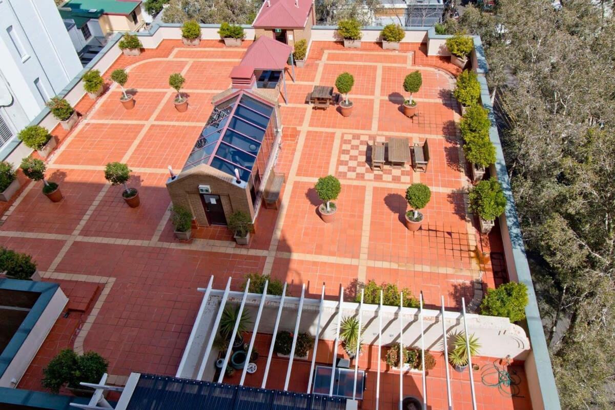Apartment Expansive Views From 1 Bedroom Sydney