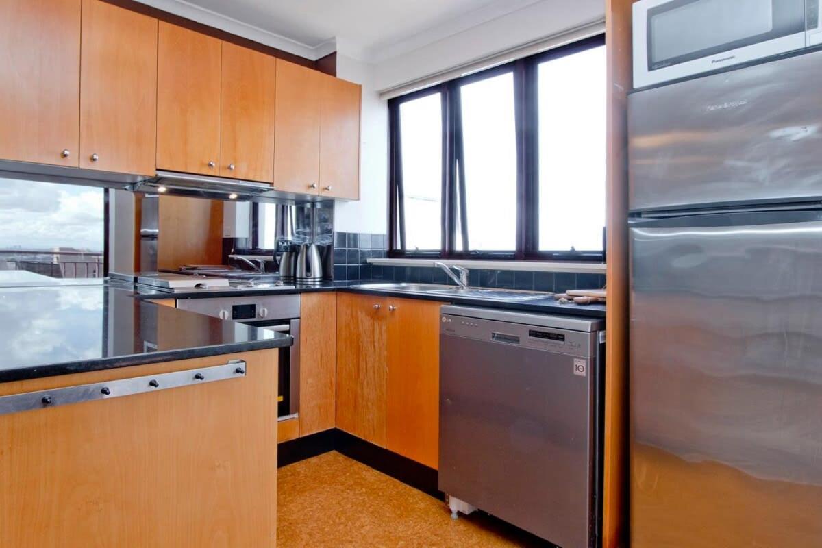 Expansive Views From 1 Bedroom Apartment