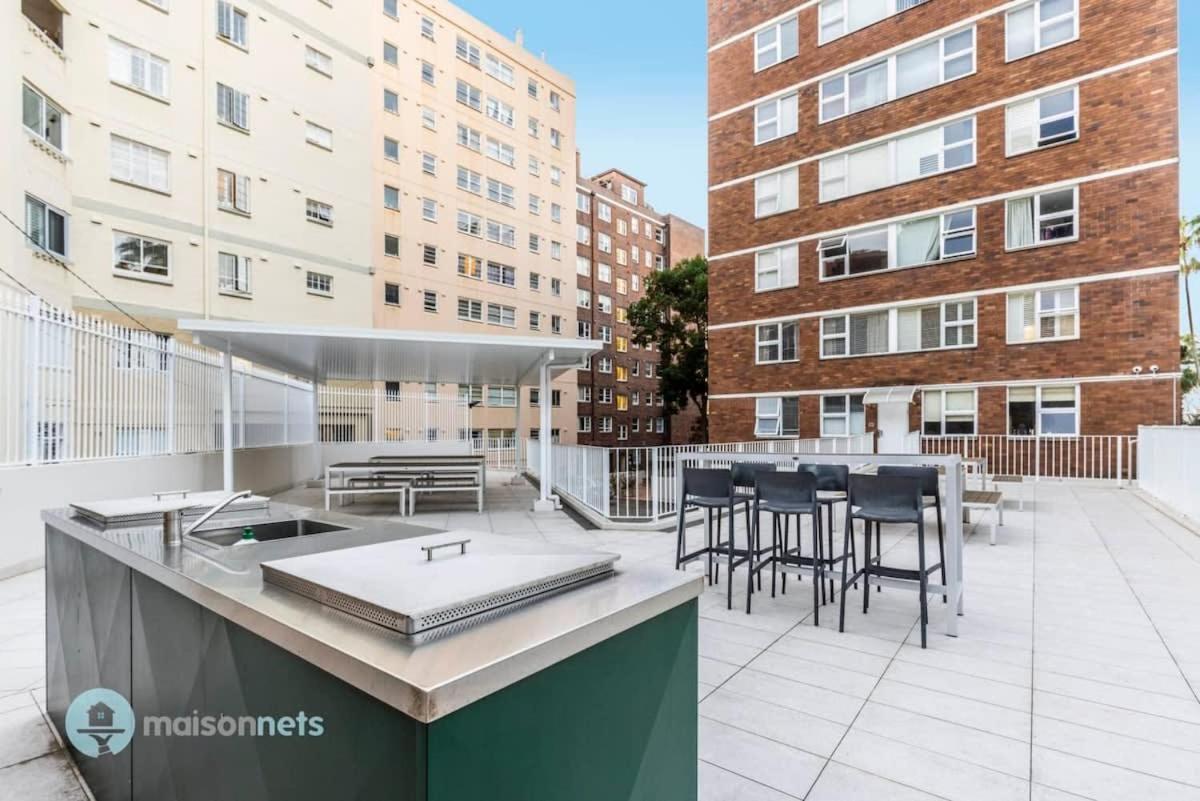 Apartment With Parking Balcony & Water Views Sydney