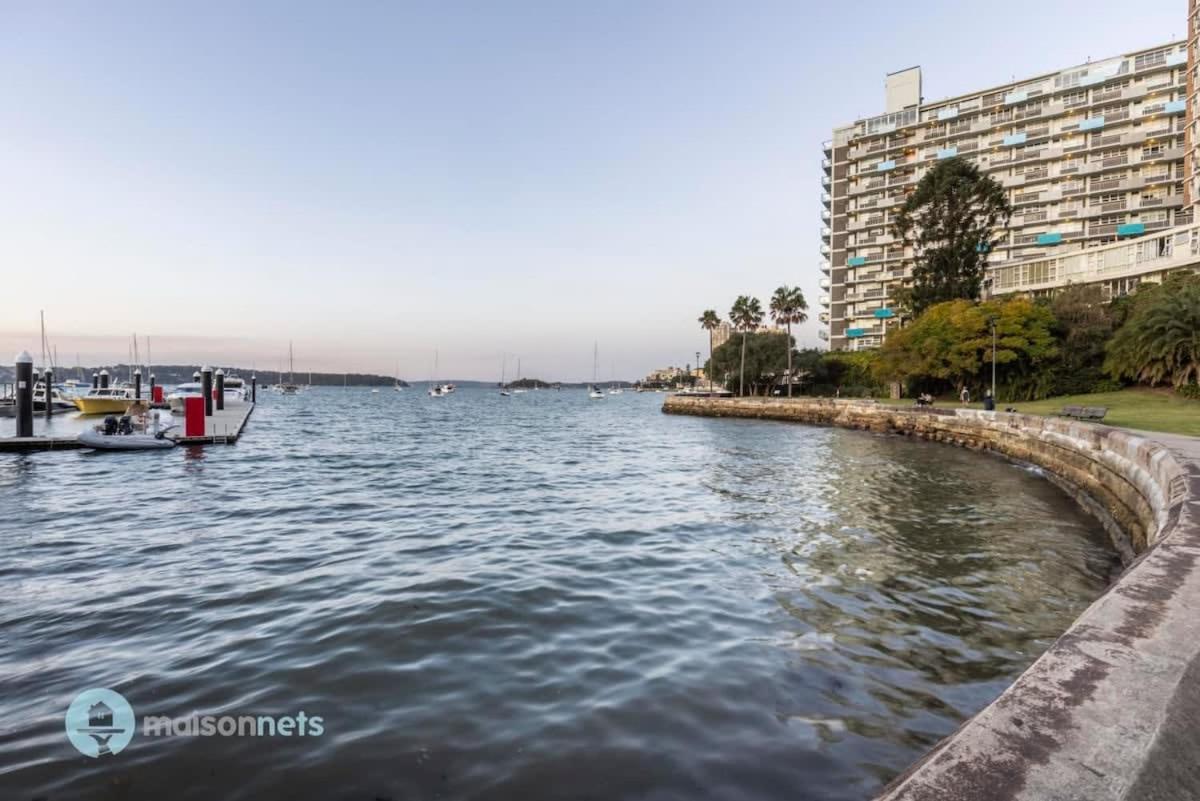 With Parking Balcony & Water Views * Sydney