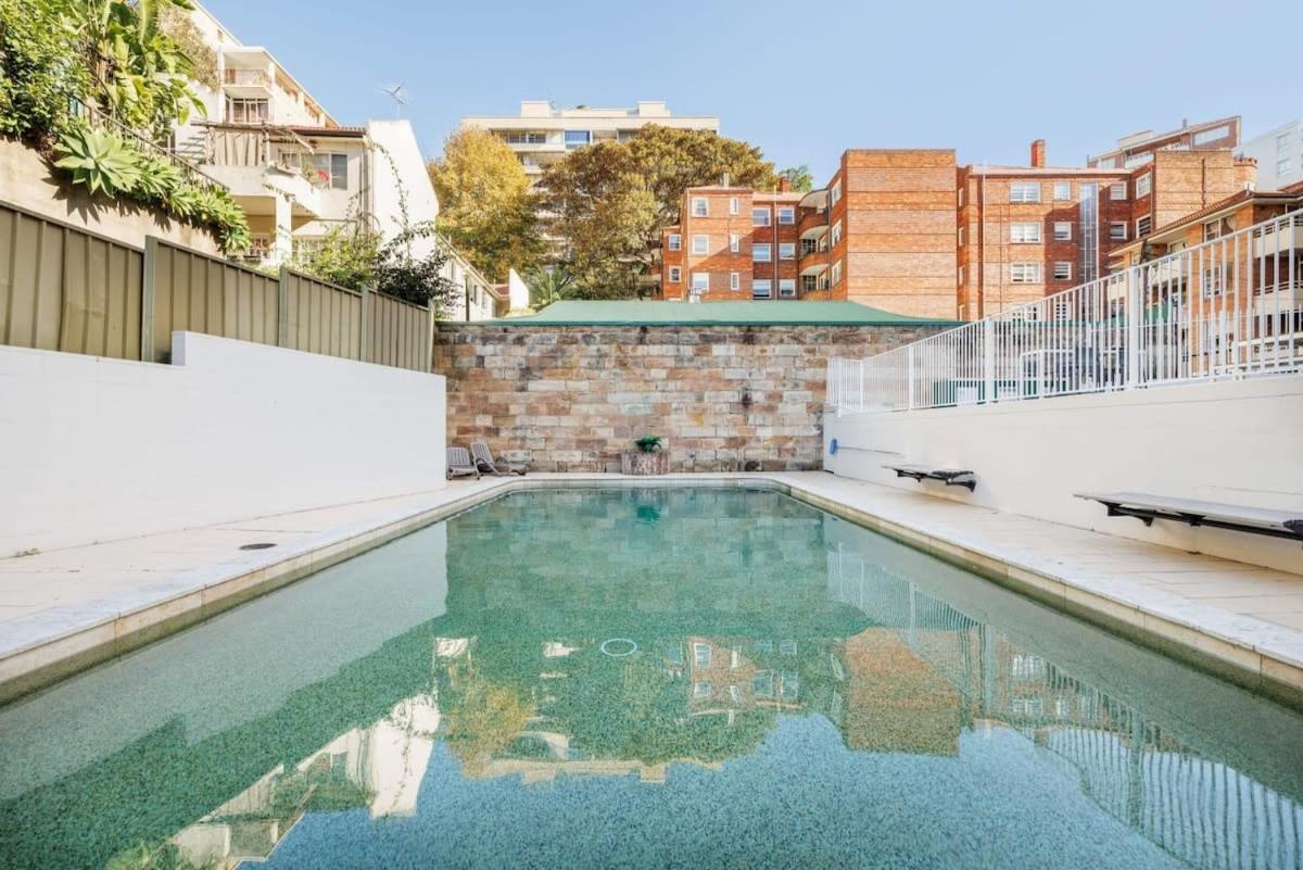 With Parking Balcony & Water Views * Sydney