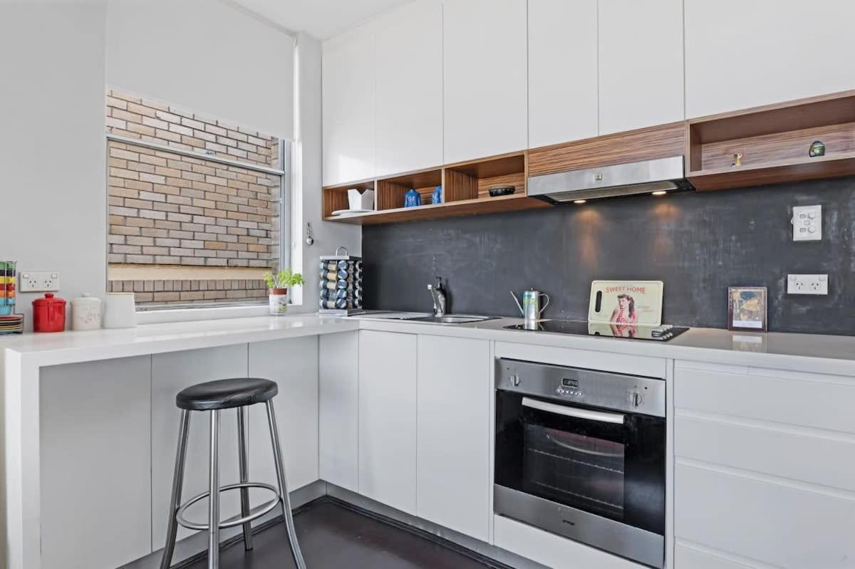 Centennial Park Light Filled Modern Apartment Sydney