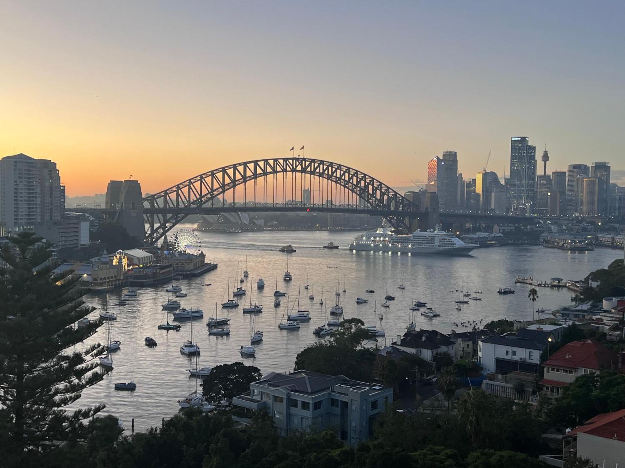 Stunning Harbour Views Apartment Sydney