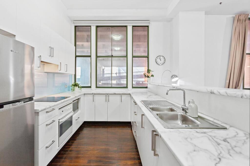 Inner Retreat 1bd Pyrmont - 302 * Sydney