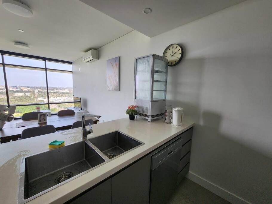 Modern With View *