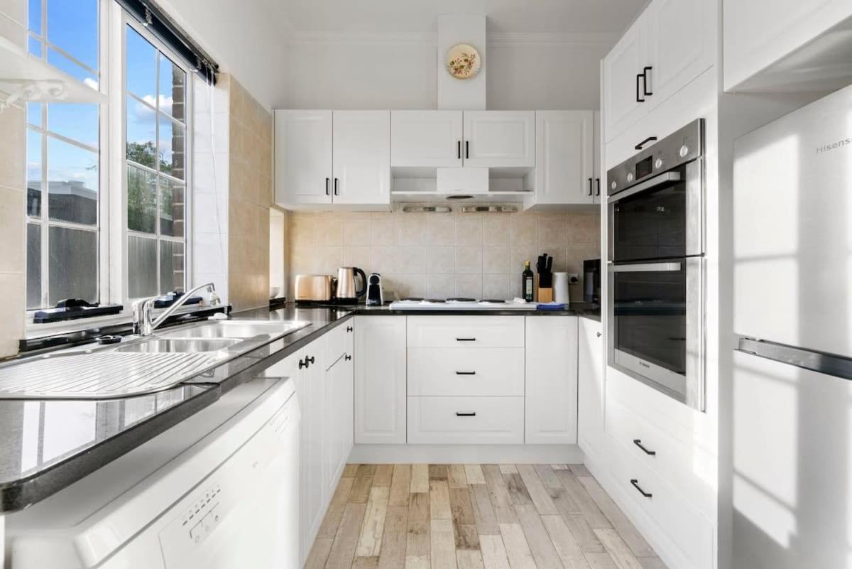 Apartment Lovely With Spectacular Views