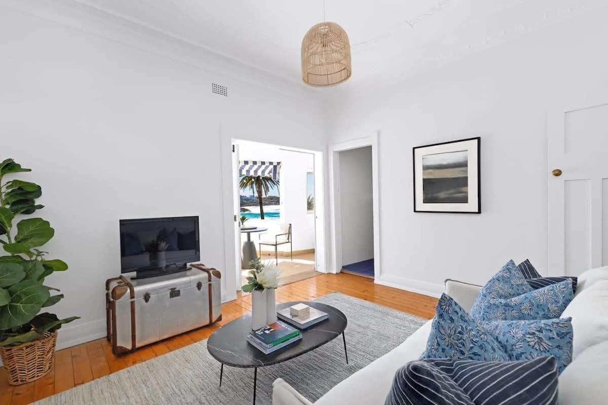 Absolute Seafront Bronte Apartment *