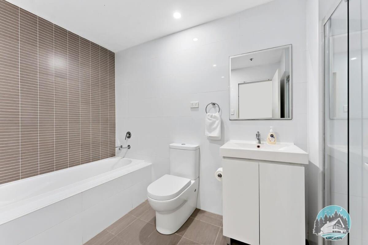 Aircabin - Mascot - Walk To Station - 2 Beds Apt