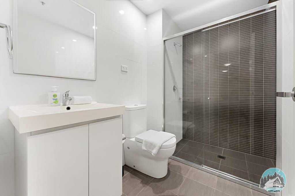 Aircabin - Mascot - Walk To Station - 3 Beds Apt Apartment
