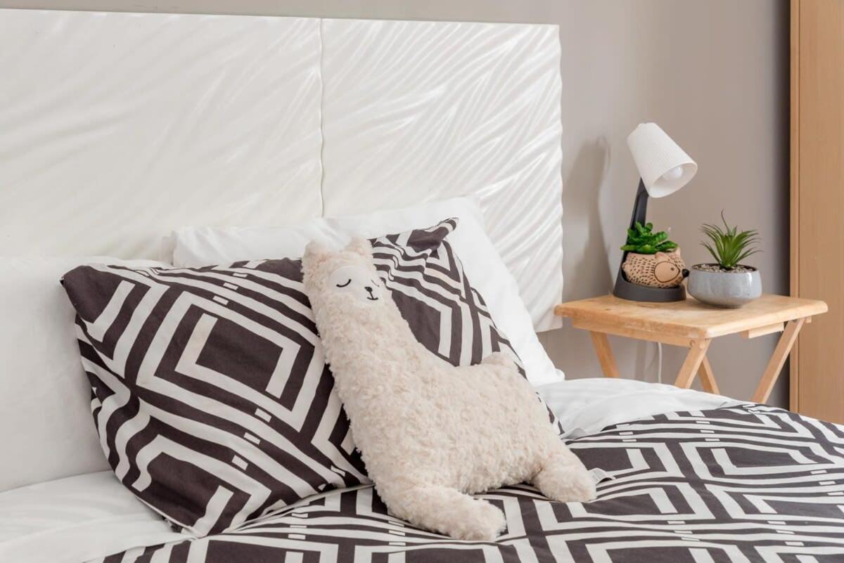 Private Ensuite Queen Near Airport * Sidney