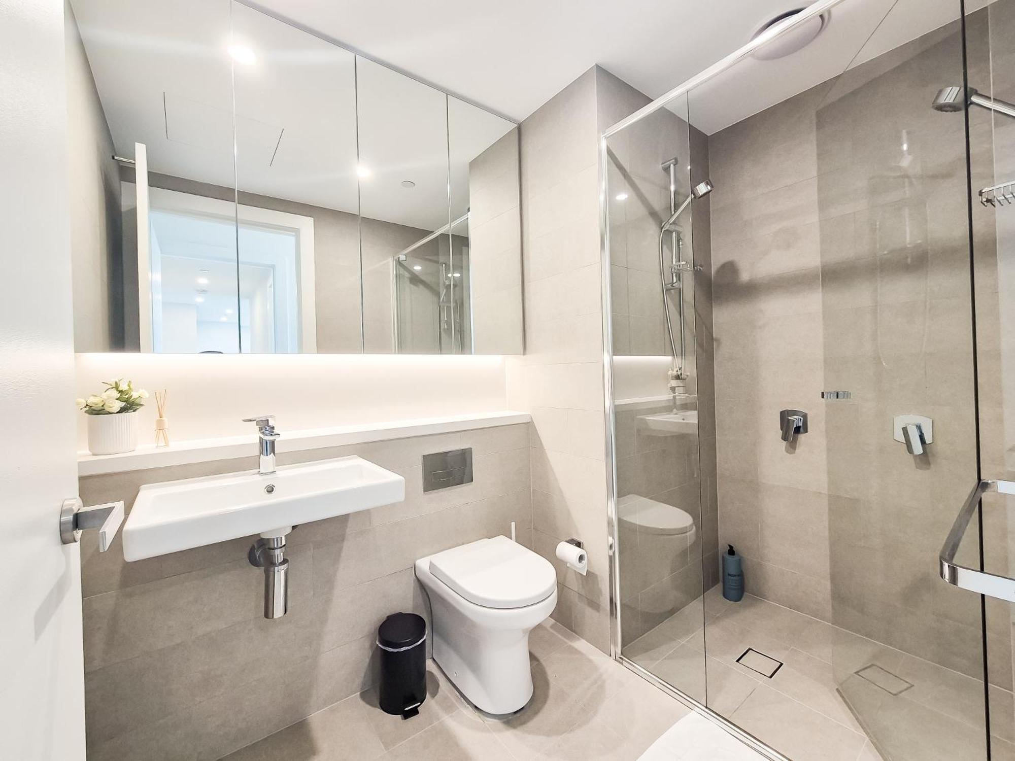 Hamptons Style 2br & Kid W View In Olympic Park Apartment Sydney