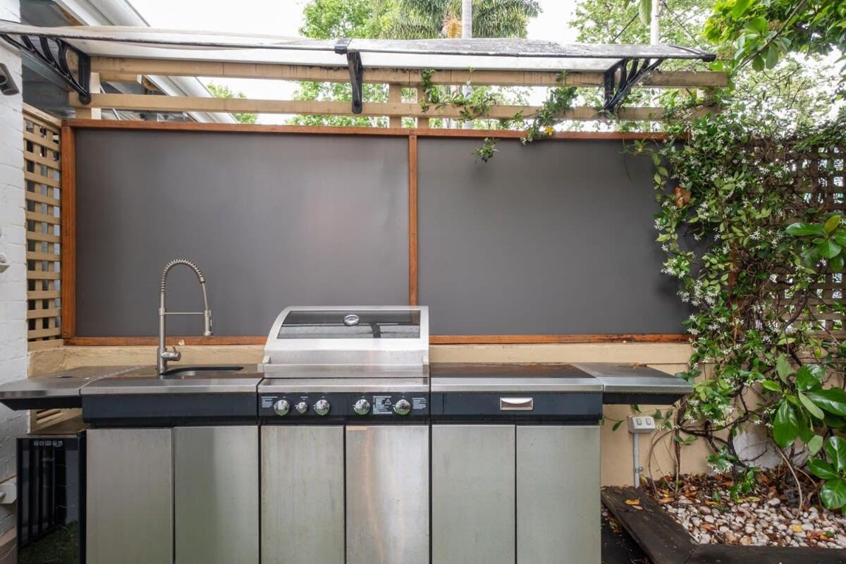 Mesmerising 3br Cinema Bath Sydney