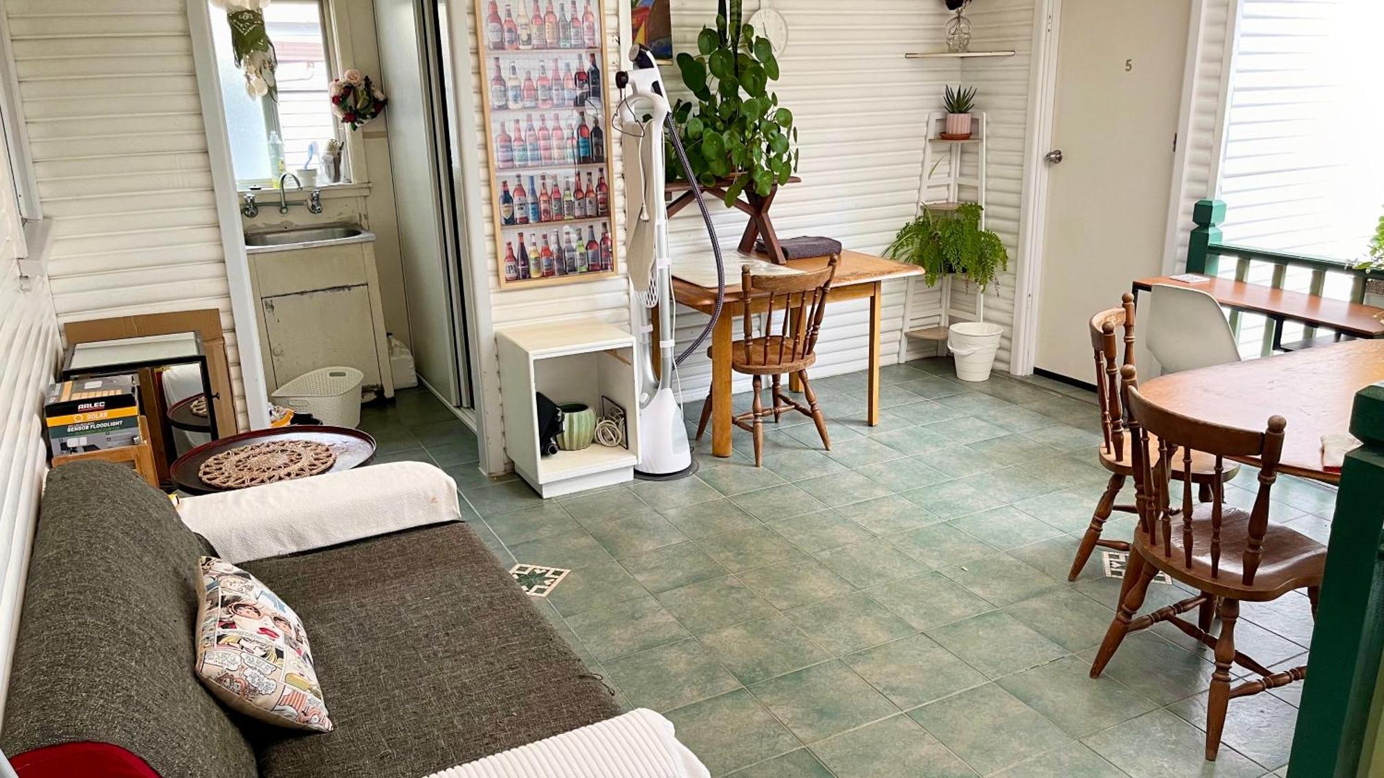 Comfort Queen Garden View Macquarie Park Ryde Homestay
