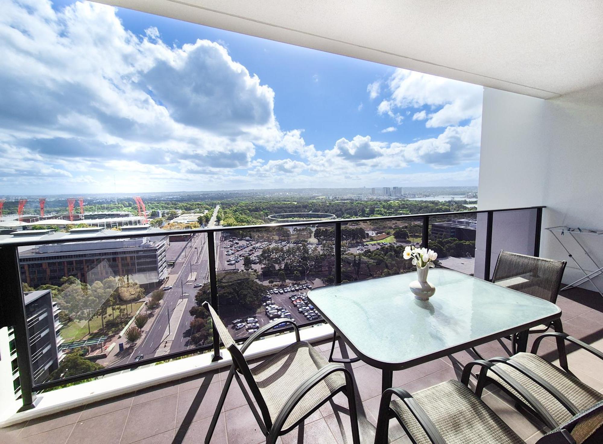 Holiday Style 3 Bedroom In Olympic Park Apartment Sydney