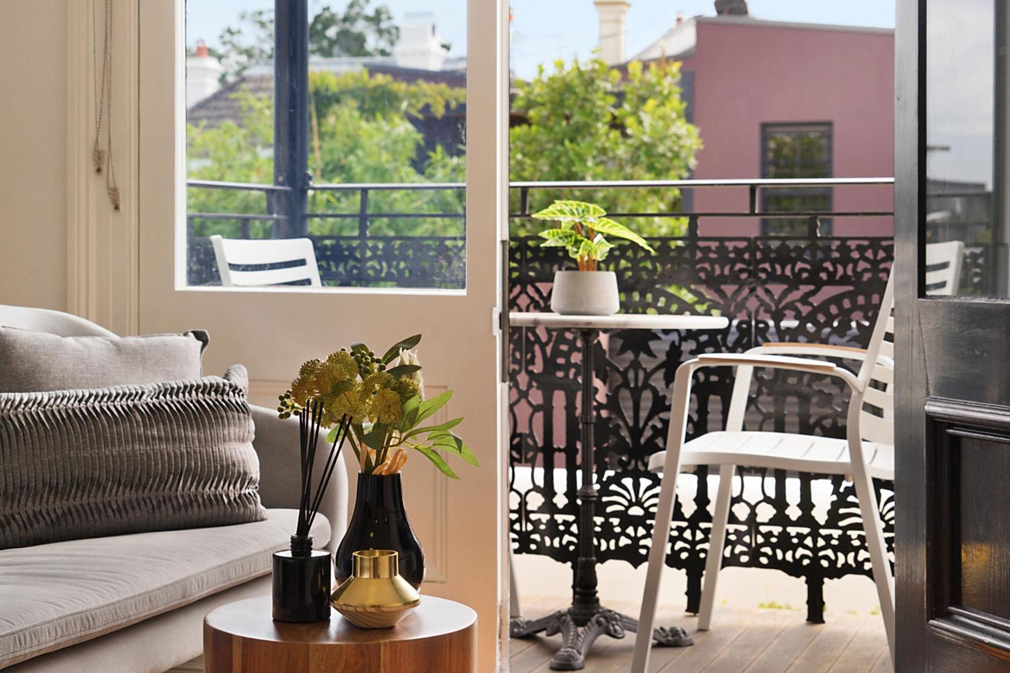 Cozy With Balcony In Unbeatable Location * Sydney