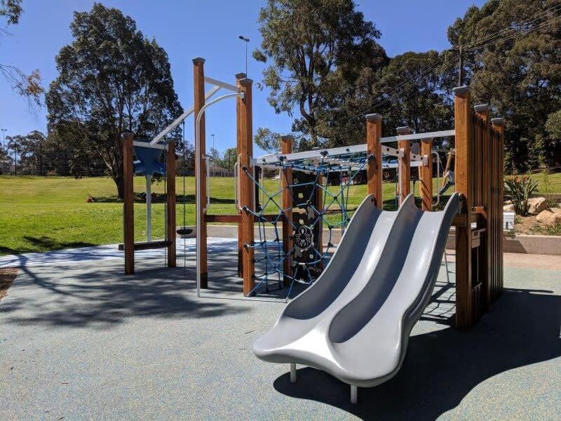 Aircabin - Telopea - - 5 Beds Holiday House Sydney