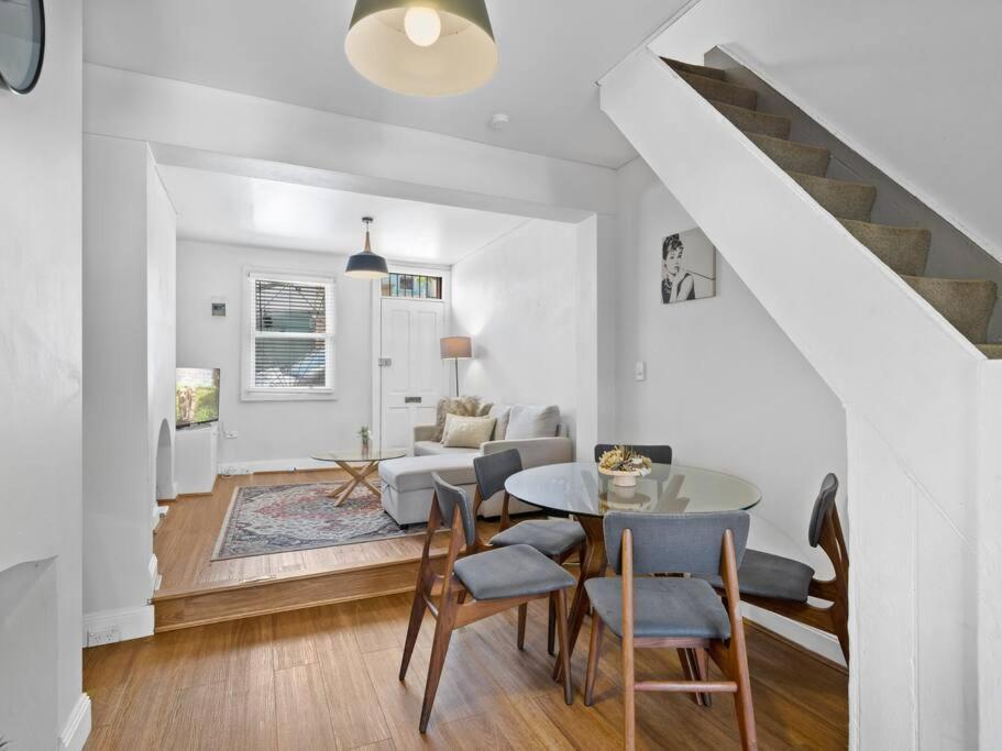 Holiday home Cozy 2br 1 Loft & Darling Harbour & Fish Market &casino-7 Mins Walk *